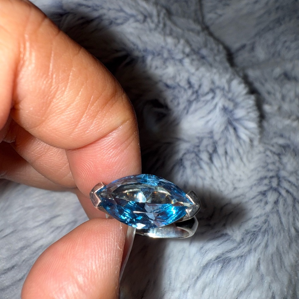 Elegant Marquise shaped Blue Stone Sterling Silver Ring approx 4 1/2-5 - Picture 11 of 13